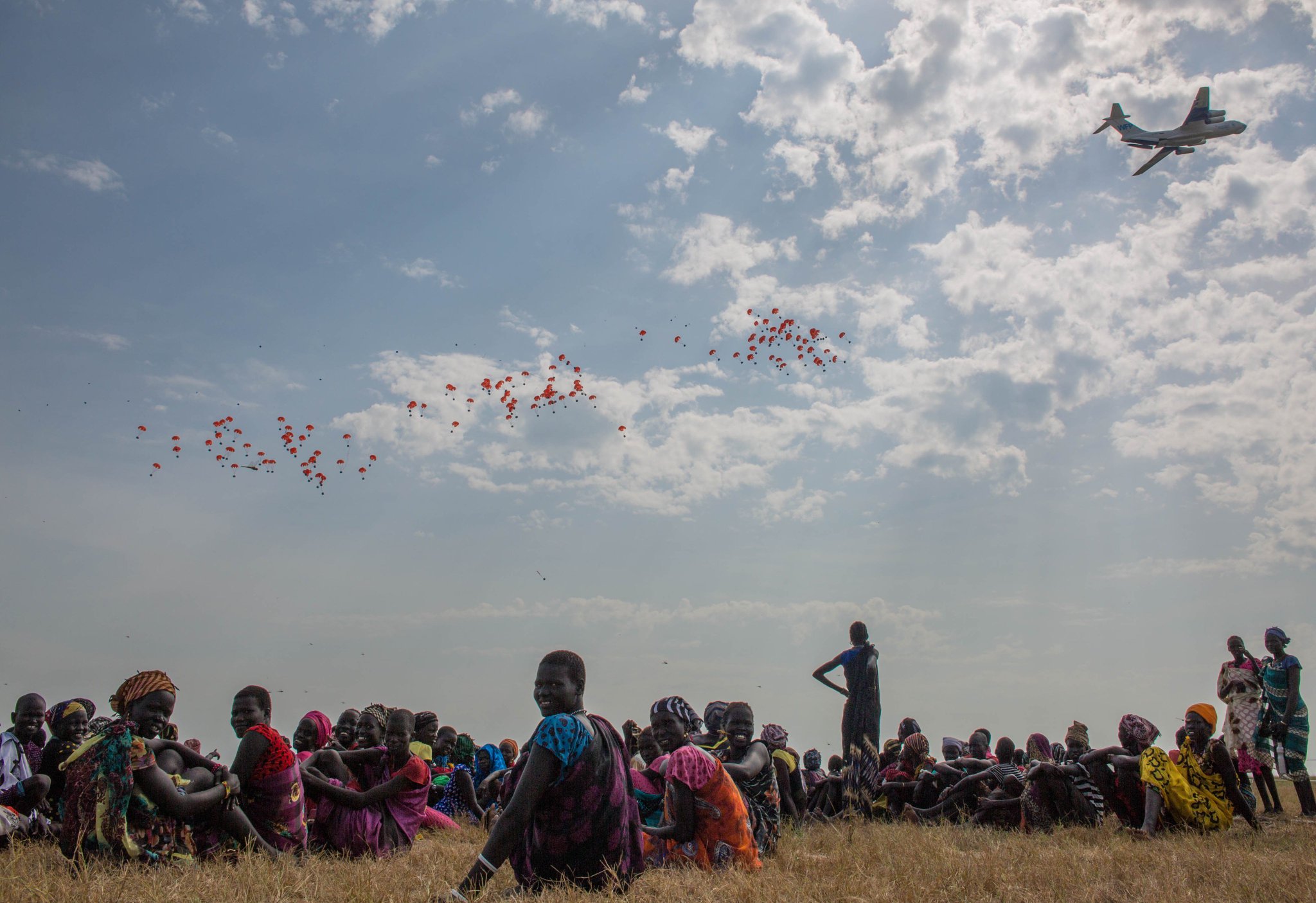 Hundreds of displaced families in Ganyiel, South Sudan await a lifesaving airdrop of food from WFP.