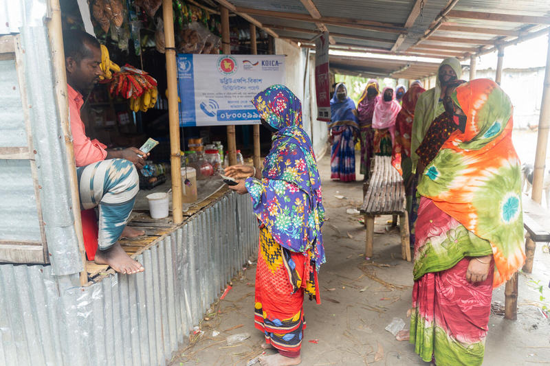 WFP provides cash transfers to communities ahead of extreme weather events