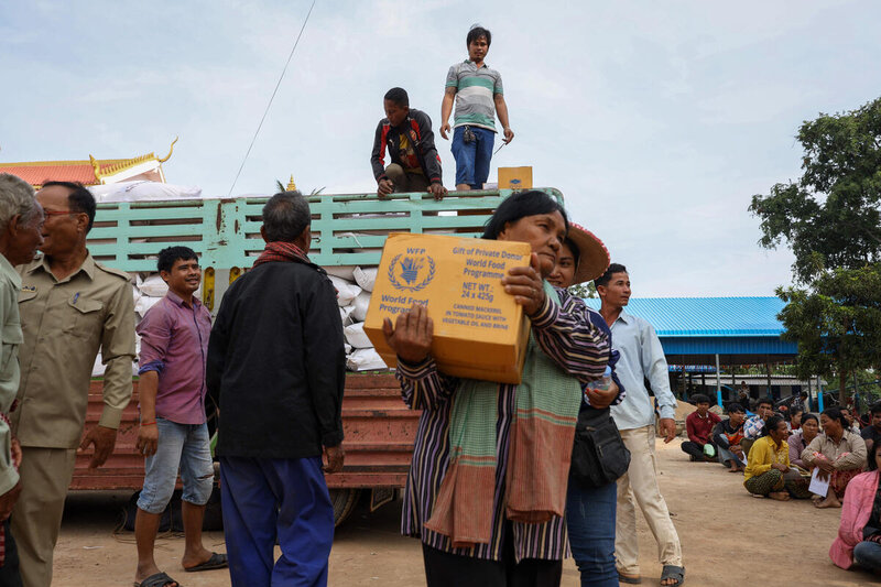 WFP Emergency food distribution to flood affected communities in Cambodia