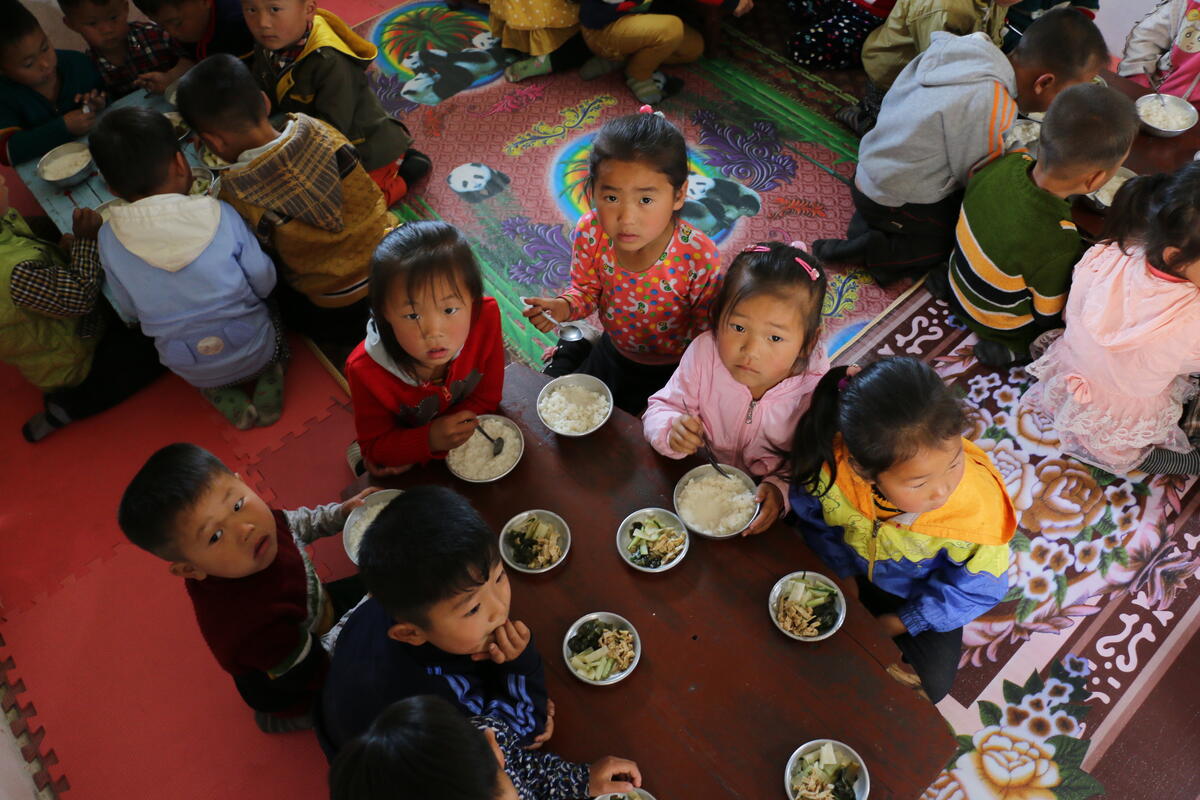 Democratic People&#039;s Republic of Korea, Komchon Ri, Sinwon county, South Hwanghae province, 9 May 2018

The Executive Director of the World Food Programme (WFP), David Beasley, has concluded an official visit to the Democratic People&#039;s Republic of Korea from 8-11 May.

&#039;I came to DPRK to listen, look and learn with an open mind. This visit has given me a first-hand opportunity to assess the needs and evaluate WFP&#039;s operations on the ground.  While there are significant challenges ahead, I am nevertheless optimistic. I see a country that is working hard to achieve food security and good nutrition. Since WFP began working here 23 years ago, much progress has been made, but much work lies ahead. There is a real need for continued humanitarian assistance, especially when it comes to meeting the nutritional needs of mothers and young children. I do believe that with hard work and support from around the world we&#039;ll be able to make a difference.&#039;
 
During his visit, Beasley spent two days in the capitol city Pyongyang meeting with senior government officials and two days visiting a number of WFP projects in different parts of the rural areas of the country. He travelled to Sinwon County in South Hwanghae Province where he saw a food-for-assets project in Komchon Ri village and visited a WFP-supported children&#039;s nursery. He also travelled by vehicle from Pyongyang to Sinuiju City in North Pyongan province, visiting a local factory where WFP produces fortified biscuits for its projects.
 
WFP aims to assist 650,000 women and children in DPR Korea every month, providing highly nutritious, fortified cereals and biscuits that can address their nutritional needs.  Funding shortfalls have meant that rations have had to be reduced and suspended in some cases.

In the Photo: the Executive Director of the World Food Programme (WFP), David Beasley visiting a WFP-supported children&#039;s nursery and Hasong Kindergarten in Sinwon County in South Hwanghae Province, Democratic Peop